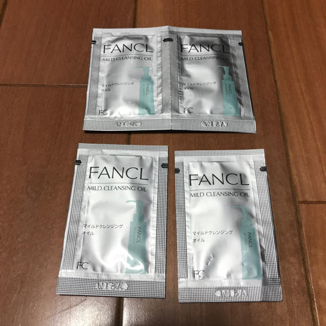 FANCL(ファンケル)のFANCL マイルドクレンジングオイル 8回分 コスメ/美容のスキンケア/基礎化粧品(クレンジング/メイク落とし)の商品写真