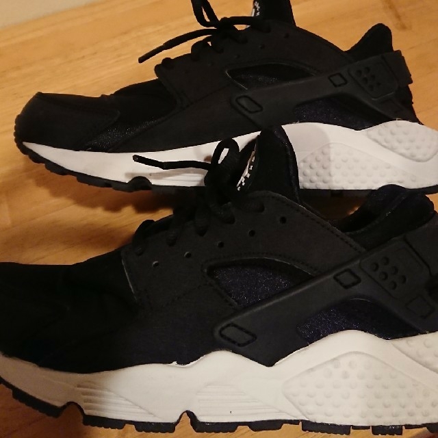 NIKE  AIR HUARACHE エアハラチ 25㎝ 美品 レディースの靴/シューズ(スニーカー)の商品写真