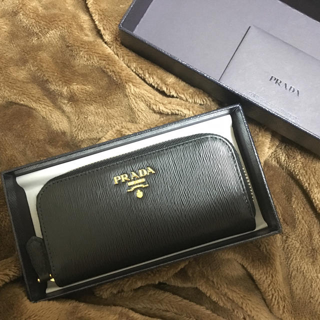 PRADA(プラダ)のPRADAプラダ VITELLO6連キーケース レディースのファッション小物(キーケース)の商品写真