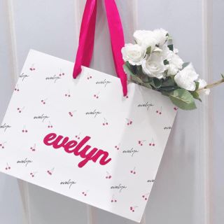 エブリン(evelyn)の持ってるだけで可愛いチェリー柄紙袋♡普段使いからプレゼント用にも♡限定ショッパー(その他)