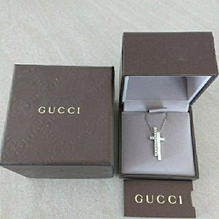 グッチ(Gucci)のGUCCI セパレートクロス ネックレス 18WG ダイヤモンド 13P(ネックレス)