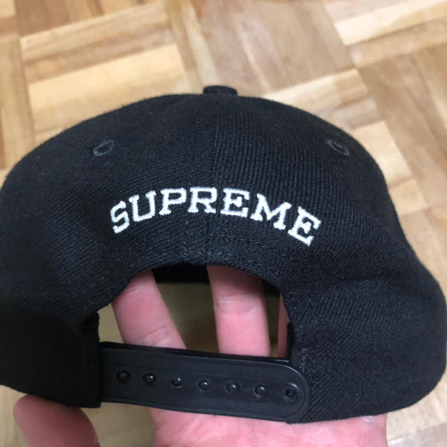 Supreme(シュプリーム)のsupreme 666 cap メンズの帽子(キャップ)の商品写真