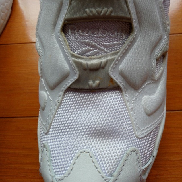 Reebok(リーボック)のリーボック ポンプフューリー 白 23 レディースの靴/シューズ(スニーカー)の商品写真