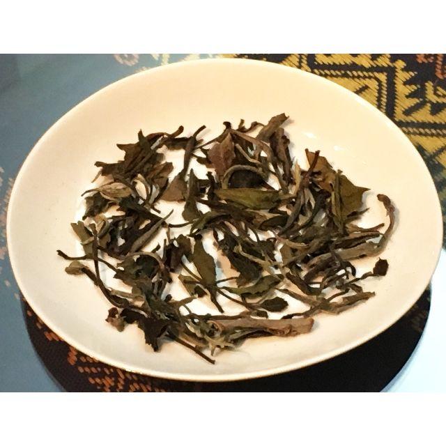 セレブの白茶「白牡丹」30g 食品/飲料/酒の飲料(茶)の商品写真