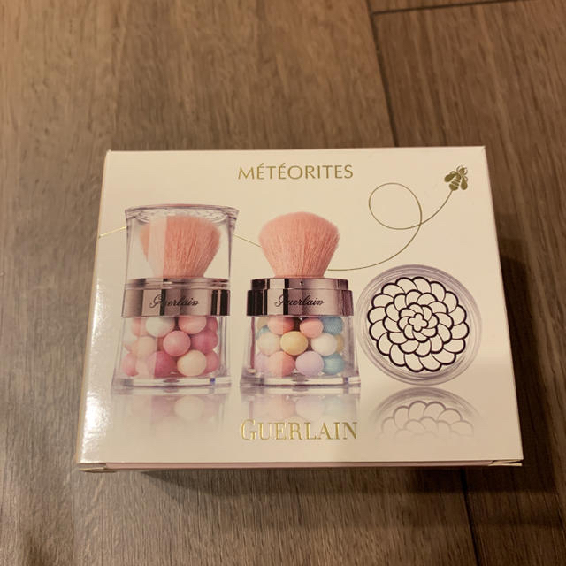 GUERLAIN(ゲラン)のGUERLAIN ゲラン☆メテオリット TRAVELLING PEARLS コスメ/美容のベースメイク/化粧品(フェイスパウダー)の商品写真