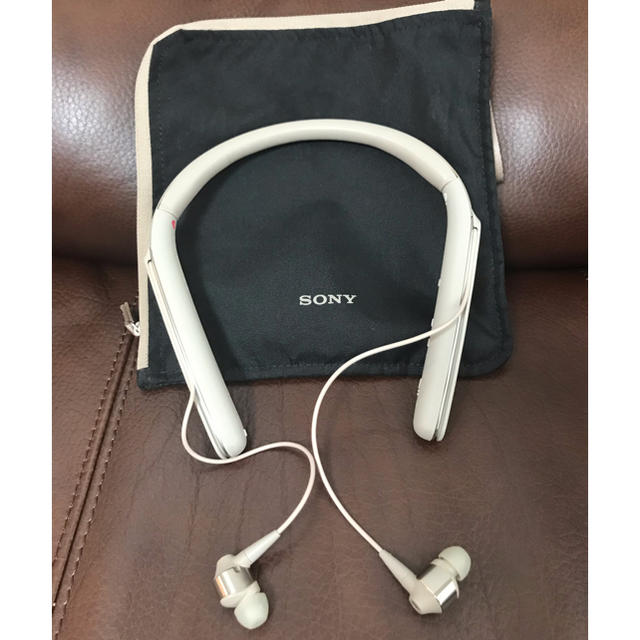 SONY(ソニー)のSONY WI-1000X ワイヤレスヘッドセット スマホ/家電/カメラのオーディオ機器(ヘッドフォン/イヤフォン)の商品写真