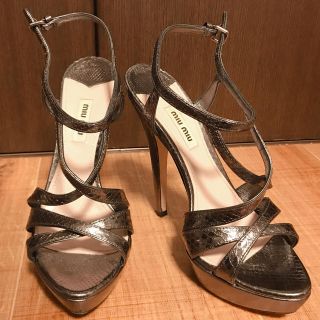 ミュウミュウ(miumiu)のmiu miu ハイヒール サンダル(サンダル)