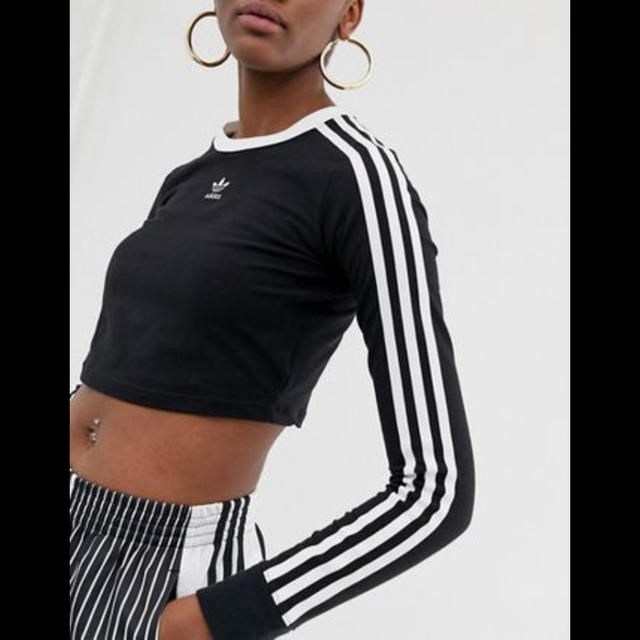 adidas originals 3ストライプ クロップド丈Tシャツ