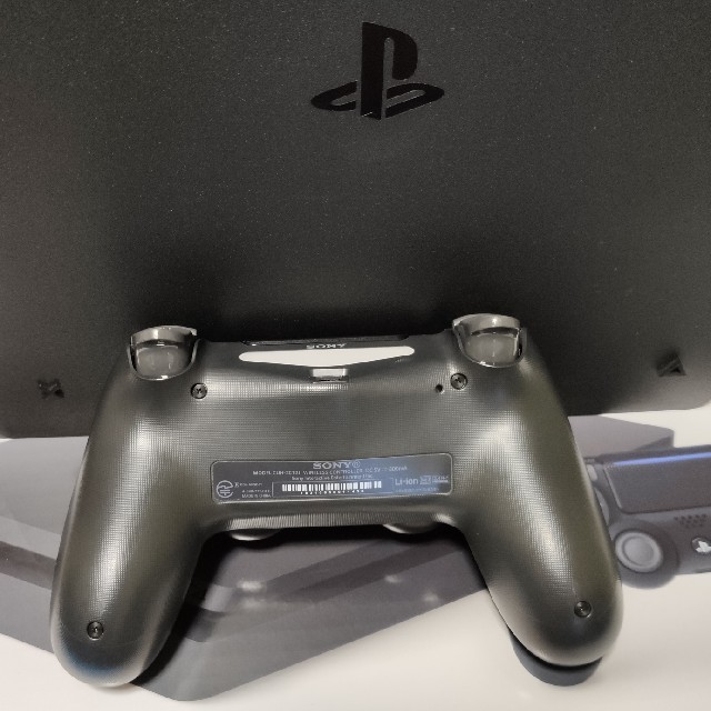 PlayStation4(プレイステーション4)のPS4 本体 500GB CUH-2200A エンタメ/ホビーのゲームソフト/ゲーム機本体(家庭用ゲーム機本体)の商品写真