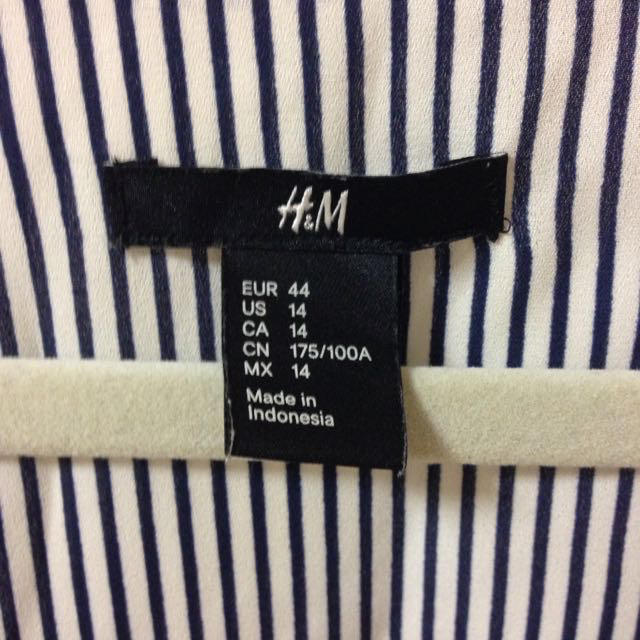 H&M(エイチアンドエム)のH&M ストライプブラウス 大きいサイズ レディースのトップス(シャツ/ブラウス(半袖/袖なし))の商品写真