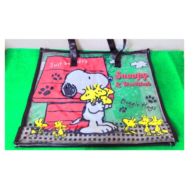 SNOOPY(スヌーピー)の【新品】ビニールバッグ“スヌーピー・黒”ビーチバッグ＊男女兼用〜プール・海〜 スポーツ/アウトドアのスポーツ/アウトドア その他(マリン/スイミング)の商品写真