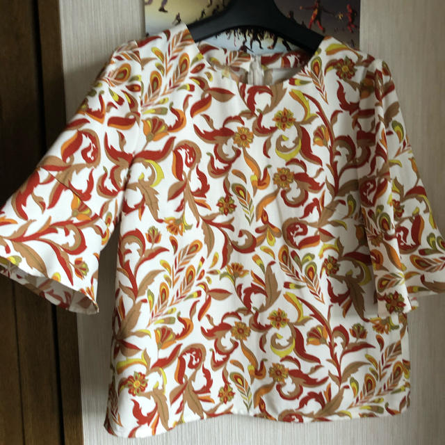 リーフ柄ブラウス♪ レディースのトップス(シャツ/ブラウス(半袖/袖なし))の商品写真