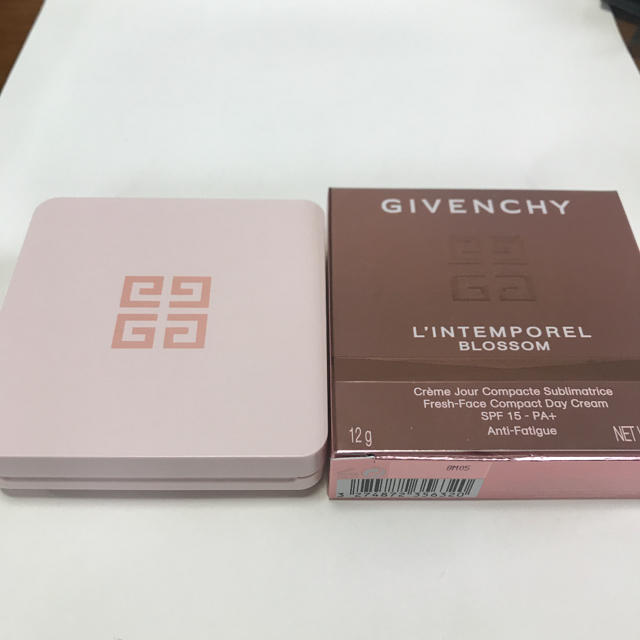 GIVENCHY(ジバンシィ)のジバンシィ  ランタン ポレル  ブロッサム クリーム コンパクト コスメ/美容のスキンケア/基礎化粧品(フェイスクリーム)の商品写真