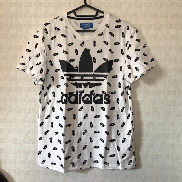 adidas(アディダス)のadidas Originals スニーカーＴシャツ メンズのトップス(Tシャツ/カットソー(半袖/袖なし))の商品写真