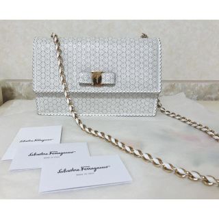 Salvatore Ferragamo - Salvatore Ferragamoフェラガモ♡ヴァラリボン ...