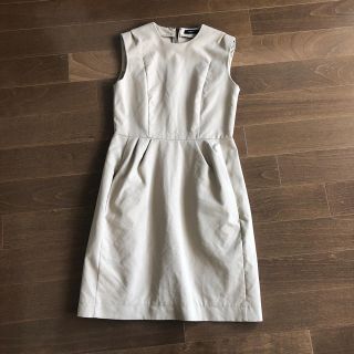 バーニーズニューヨーク(BARNEYS NEW YORK)のYokochan ベージュワンピース(ひざ丈ワンピース)