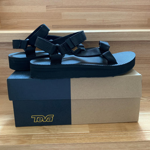 Teva(テバ)のpito様専用★Teva★ミッドフォームユニバーサル25㎝ レディースの靴/シューズ(サンダル)の商品写真