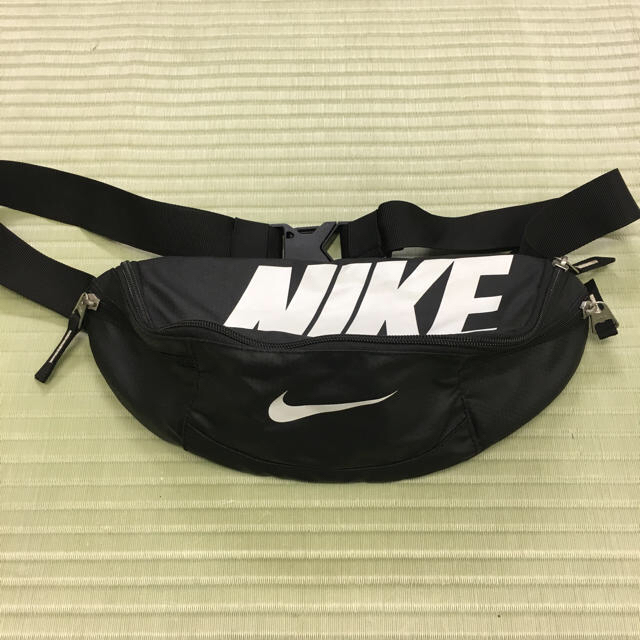 NIKE(ナイキ)のナイキ ウェストポーチ メンズのバッグ(ウエストポーチ)の商品写真