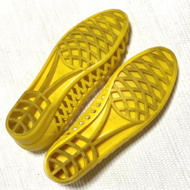 JuJu Jellies ラバーフラットサンダル UK3 イエロー レディースの靴/シューズ(サンダル)の商品写真