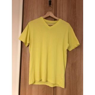 ユニクロ(UNIQLO)のユニクロ ＶネックTシャツ イエロー M(Tシャツ/カットソー(半袖/袖なし))