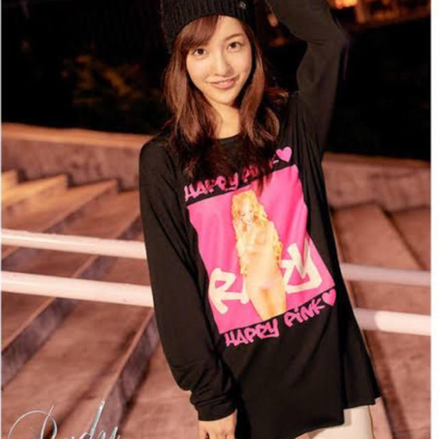 Rady(レディー)のRady  ハッピーピンクちゃん ロンT レディースのトップス(Tシャツ(長袖/七分))の商品写真