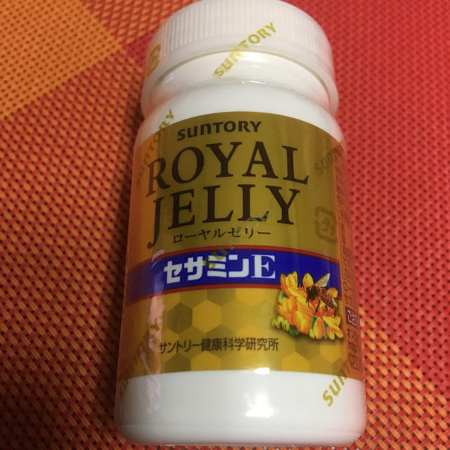 サントリー(サントリー)のセサミン ローヤルゼリー 食品/飲料/酒の健康食品(その他)の商品写真