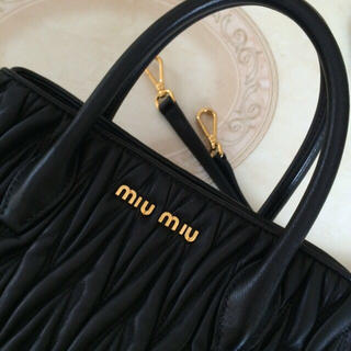 ミュウミュウ(miumiu)のmiumiu♡マテラッセ2WAYバッグ(ハンドバッグ)