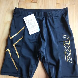 ツータイムズユー(2XU)の2XU   メンズ ショートパンツ Sサイズ gold (ショートパンツ)