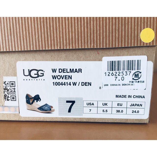 UGG(アグ)の【最終値下げ】UGG  アンクルリボンサンダル☆オススメ☆ レディースの靴/シューズ(サンダル)の商品写真