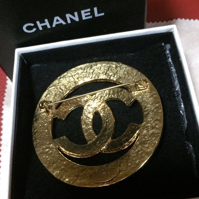 CHANEL(シャネル)のヴィンテージ シャネル ゴールド ココ レディースのアクセサリー(ブローチ/コサージュ)の商品写真