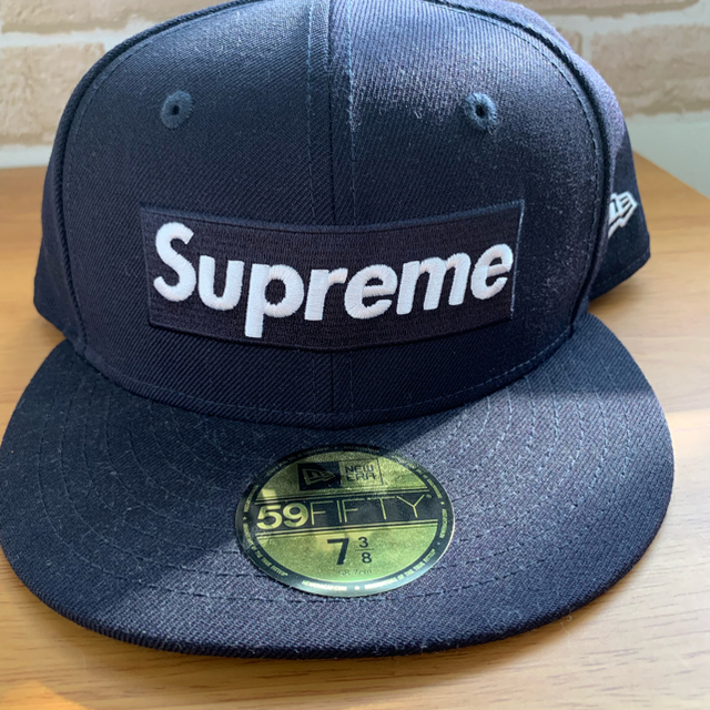 Supreme(シュプリーム)のsupreme newera playboy cap メンズの帽子(キャップ)の商品写真
