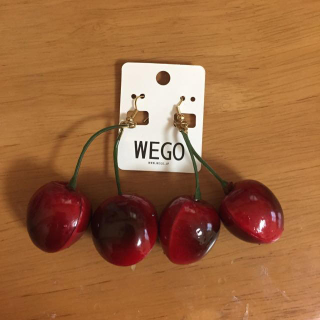 WEGO(ウィゴー)のWEGO チェリーピアス レディースのアクセサリー(ピアス)の商品写真