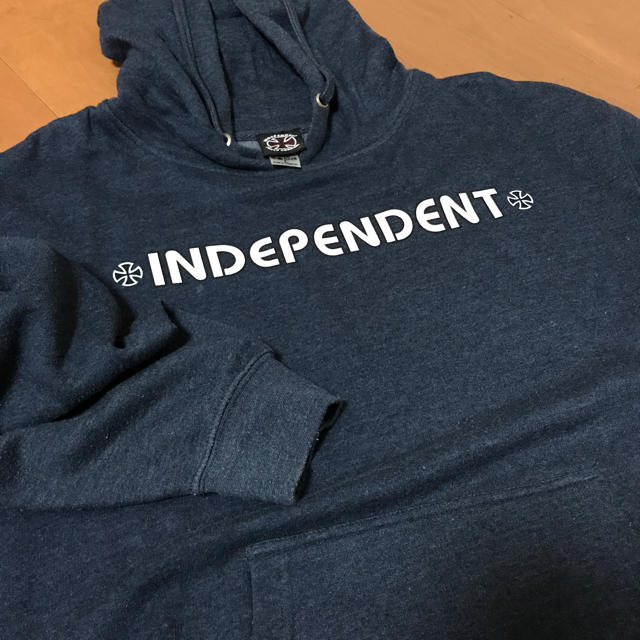 INDEPENDENT(インディペンデント)のINDEPENDENT プルオーバーパーカー Ｌ メンズのトップス(パーカー)の商品写真