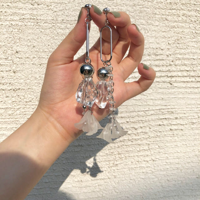 Lochie(ロキエ)のjarajara clear  earring ハンドメイドのアクセサリー(イヤリング)の商品写真