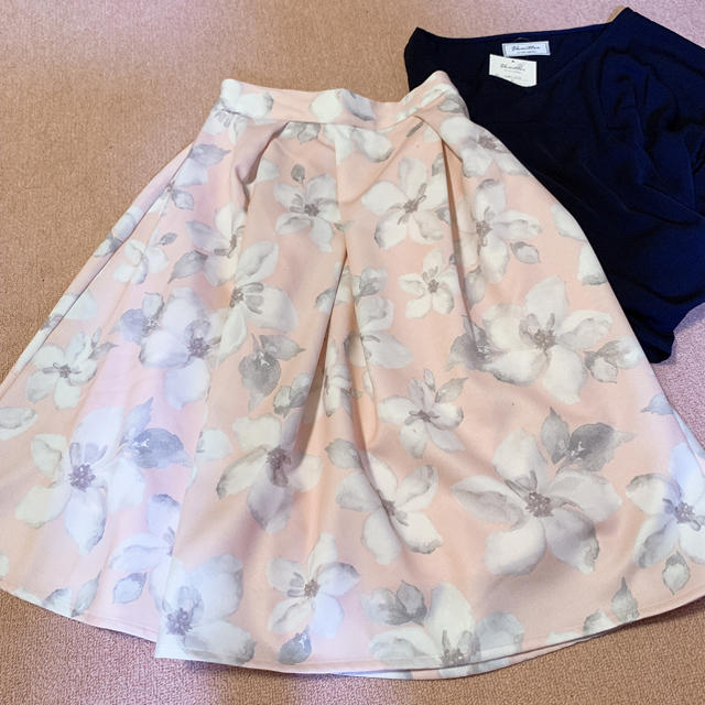 le reve vaniller(ル レーヴ ヴァニレ)の数時間着用のみ♡vaniller花柄スカート レディースのスカート(ひざ丈スカート)の商品写真