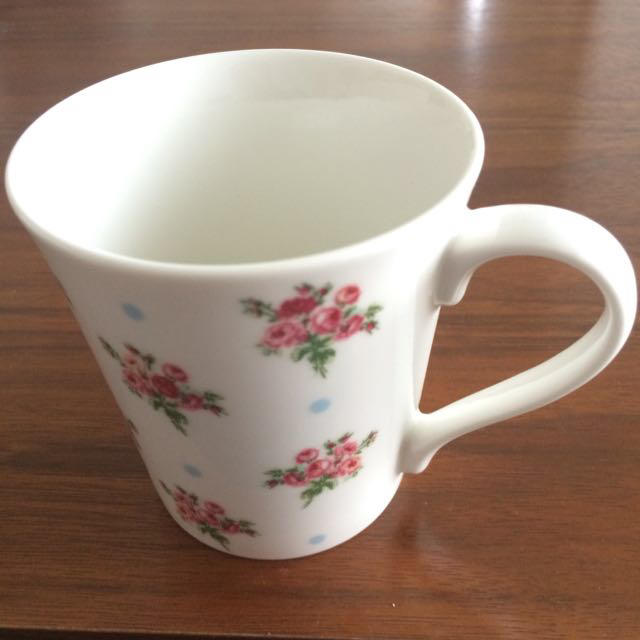 LAURA ASHLEY(ローラアシュレイ)の【SALE】ローラアシュレイマグカップ インテリア/住まい/日用品のキッチン/食器(グラス/カップ)の商品写真