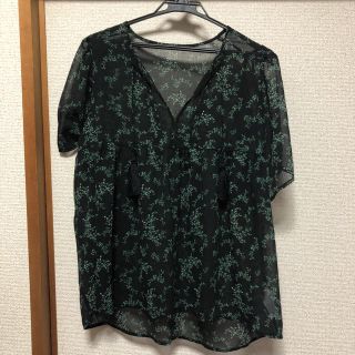 アズールバイマウジー(AZUL by moussy)のAZUL by moussy アズールバイマウジー シースルートップス 花柄(カットソー(半袖/袖なし))