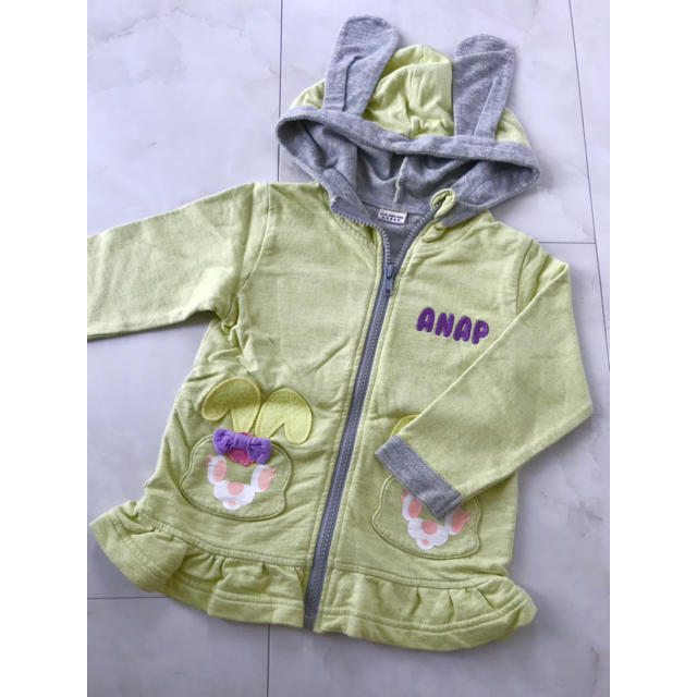 ANAP Kids(アナップキッズ)のANAPkids うさみみパーカー キッズ/ベビー/マタニティのキッズ服女の子用(90cm~)(ジャケット/上着)の商品写真