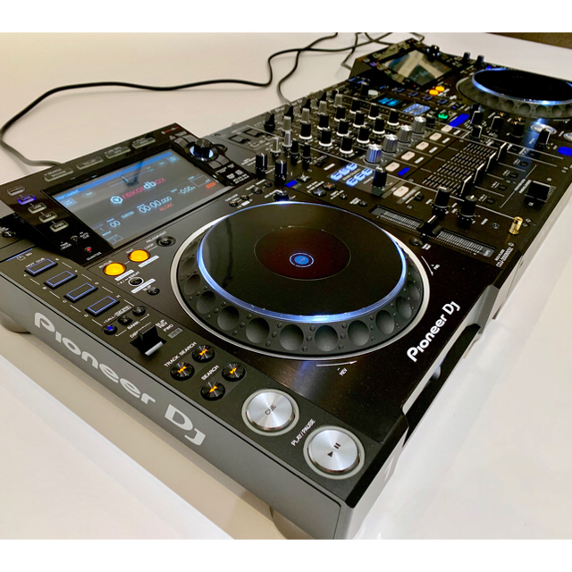 Pioneer(パイオニア)のPioneer DJ CDJ-2000NXS2 + DJM-900NXS2 楽器のDJ機器(CDJ)の商品写真