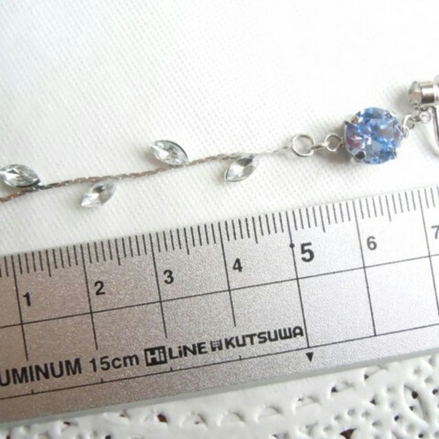 SWAROVSKI(スワロフスキー)のblue of drop 〜青の雫〜【イヤリング】スワロフスキー　揺れる ハンドメイドのアクセサリー(イヤリング)の商品写真