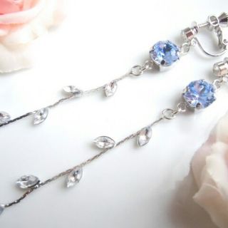 スワロフスキー(SWAROVSKI)のblue of drop 〜青の雫〜【イヤリング】スワロフスキー　揺れる(イヤリング)