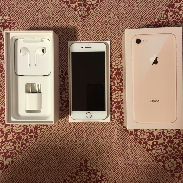 ★iPhone 8 64GB ゴールド