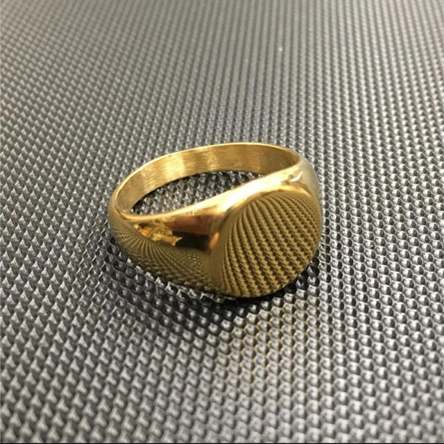 ハーフオーバルリング 鏡面仕上げ印台リング ゴールド メンズのアクセサリー(リング(指輪))の商品写真