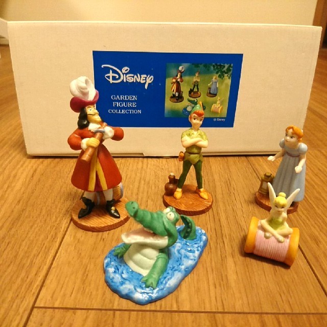 Disney(ディズニー)のピーターパン 陶器 フィギュア (箱庭フィギュアセット) エンタメ/ホビーのおもちゃ/ぬいぐるみ(キャラクターグッズ)の商品写真