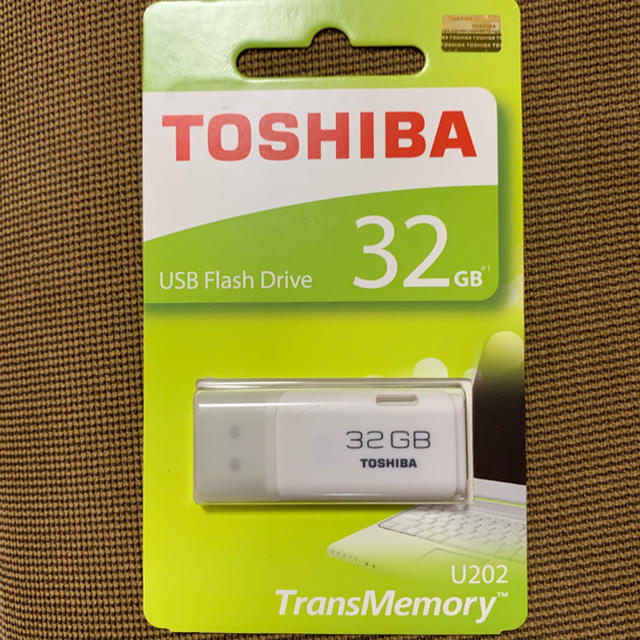 東芝(トウシバ)の東芝 TOSHIBA usbメモリ 32GB スマホ/家電/カメラのPC/タブレット(PC周辺機器)の商品写真