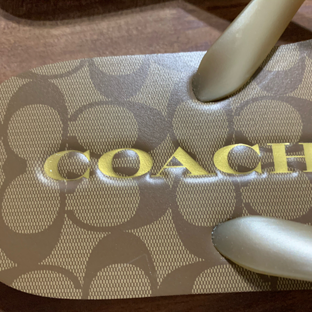 COACH(コーチ)のコーチ 新品未使用 ビーチサンダル ピンク カーキ 24.0cm 01 レディースの靴/シューズ(ビーチサンダル)の商品写真