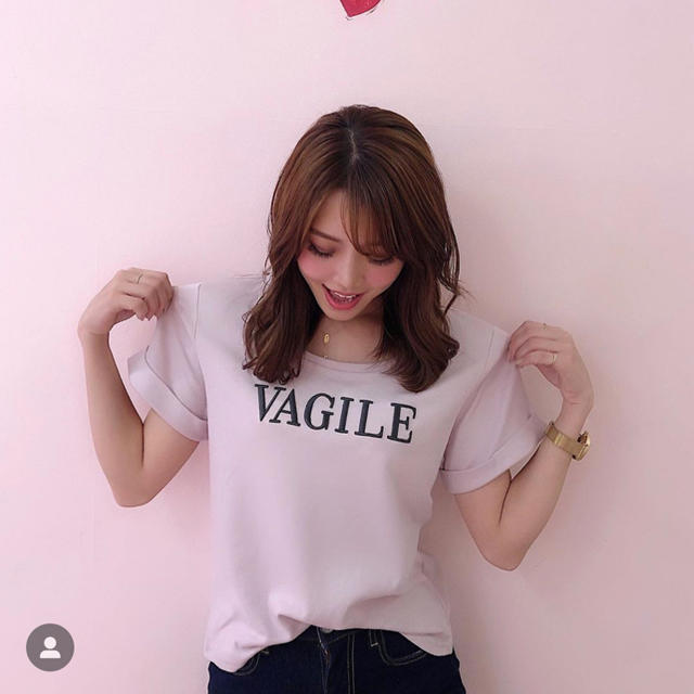 rienda(リエンダ)のrienda リエンダ  VAGILE ロゴT／SH レディースのトップス(Tシャツ(半袖/袖なし))の商品写真