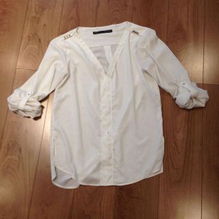 ザラ(ZARA)のZARA♡スタッズ付トップス(シャツ/ブラウス(長袖/七分))