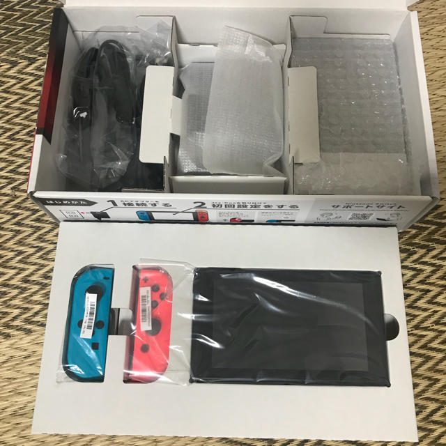 Nintendo Switch(ニンテンドースイッチ)の任天堂Switch 本体 エンタメ/ホビーのゲームソフト/ゲーム機本体(家庭用ゲーム機本体)の商品写真