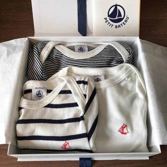 PETIT BATEAU(プチバトー)の新品未使用 プチバトー 半袖ボディ3枚 キッズ/ベビー/マタニティのベビー服(~85cm)(肌着/下着)の商品写真